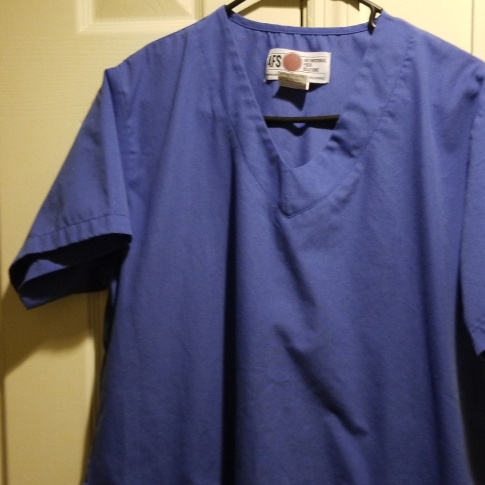 Medical scrub shirt
